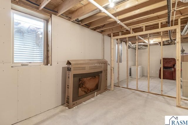 2015 Essler Drive, St. Peter, MN 56082