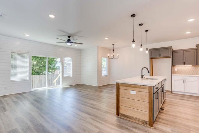 8441 W 37TH ST N, Wichita, KS 67205