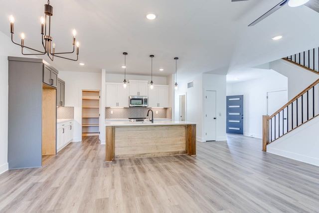 8441 W 37TH ST N, Wichita, KS 67205