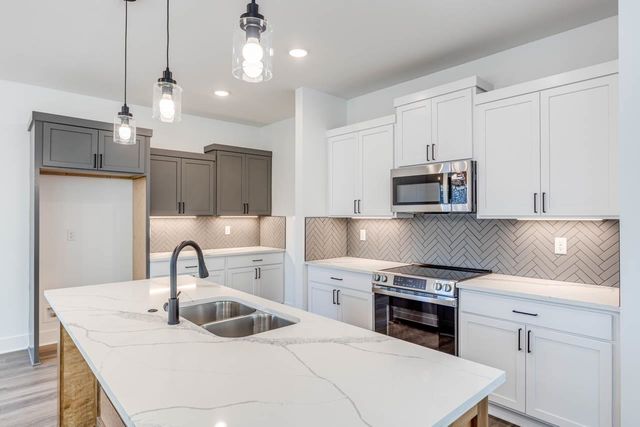 8441 W 37TH ST N, Wichita, KS 67205