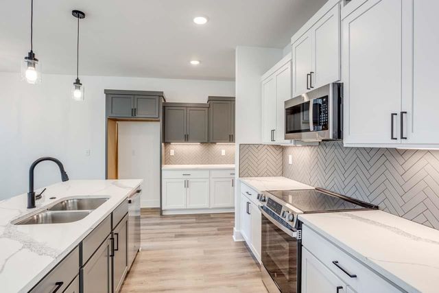 8441 W 37TH ST N, Wichita, KS 67205