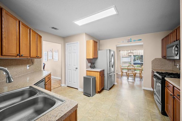 3615 Barkers Crossing Avenue, Houston, TX 77084