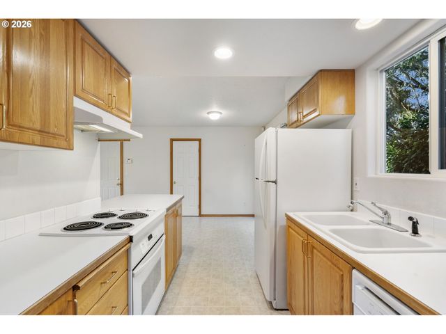 3829 Se 103RD Ave, Portland, OR 97266