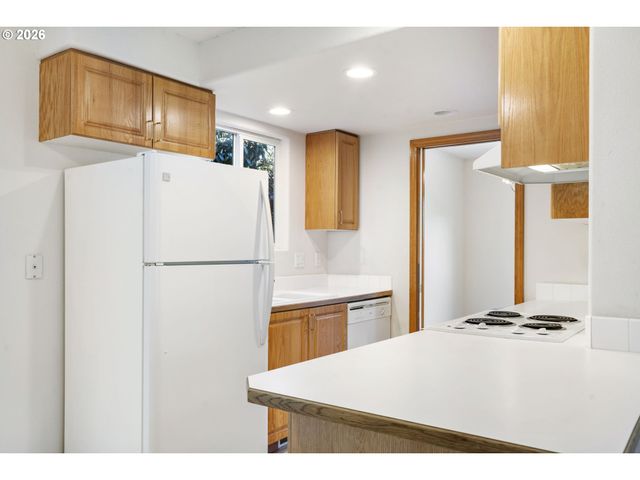 3829 Se 103RD Ave, Portland, OR 97266