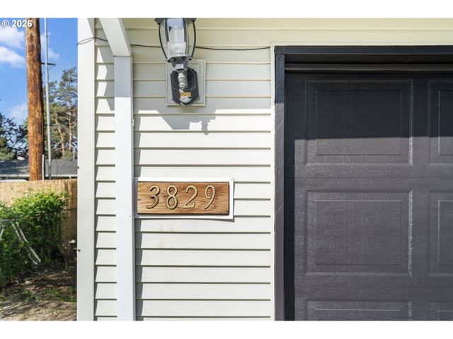 3829 Se 103RD Ave, Portland, OR 97266