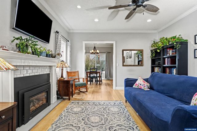 1050 Summer St NE, Salem, OR 97301