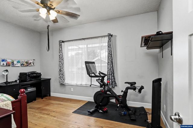 1050 Summer St NE, Salem, OR 97301