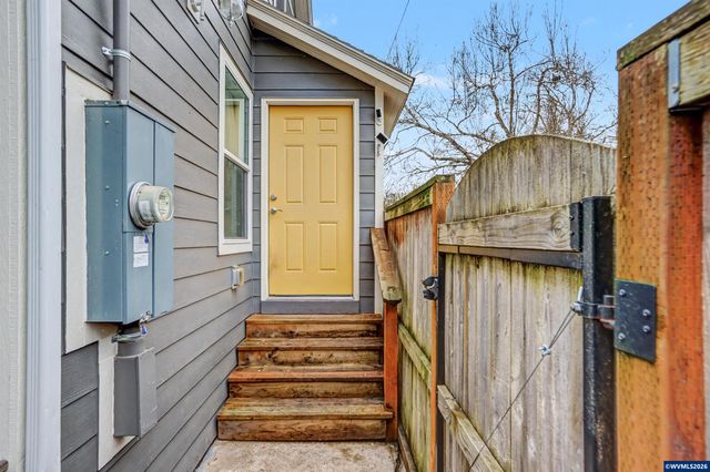 1050 Summer St NE, Salem, OR 97301