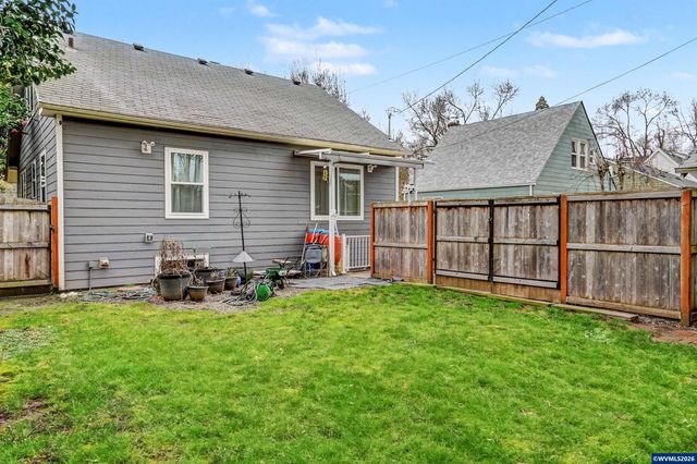 1050 Summer St NE, Salem, OR 97301