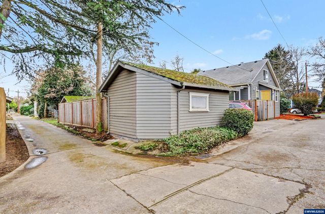 1050 Summer St NE, Salem, OR 97301