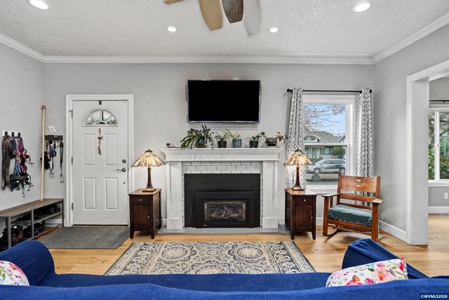 1050 Summer St NE, Salem, OR 97301