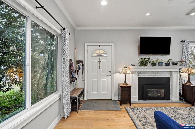 1050 Summer St NE, Salem, OR 97301