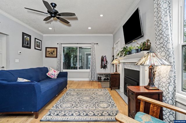 1050 Summer St NE, Salem, OR 97301