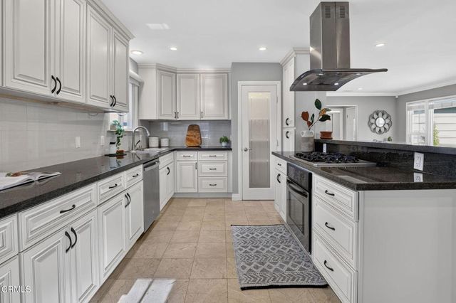 2815 Thorndike Road, Pasadena, CA 91107