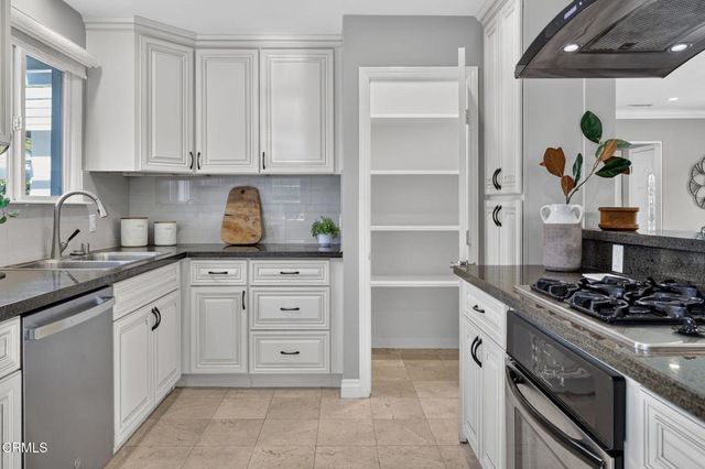 2815 Thorndike Road, Pasadena, CA 91107