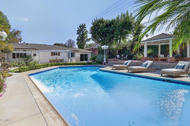 2815 Thorndike Road, Pasadena, CA 91107