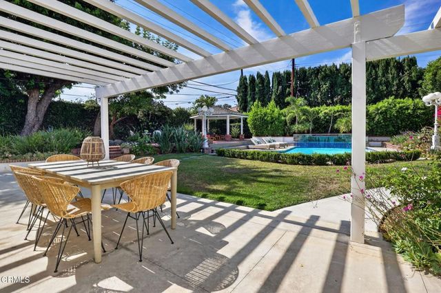 2815 Thorndike Road, Pasadena, CA 91107
