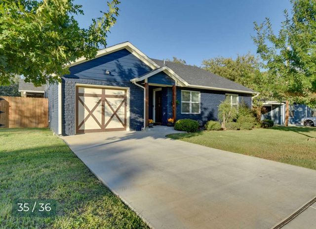 520 W Bluff, Granbury, TX 76048