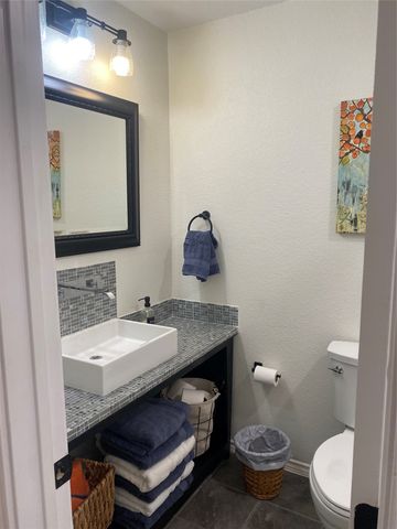 520 W Bluff, Granbury, TX 76048