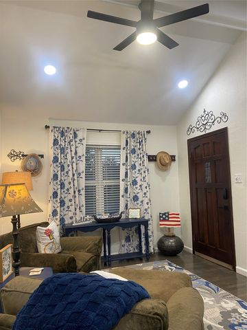 520 W Bluff, Granbury, TX 76048