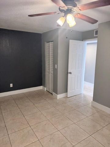 212 NW 46th Court 212, Deerfield Beach, FL 33064