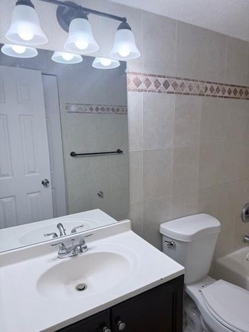 212 NW 46th Court 212, Deerfield Beach, FL 33064