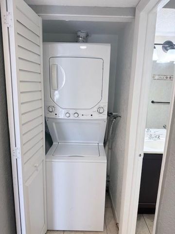 212 NW 46th Court 212, Deerfield Beach, FL 33064