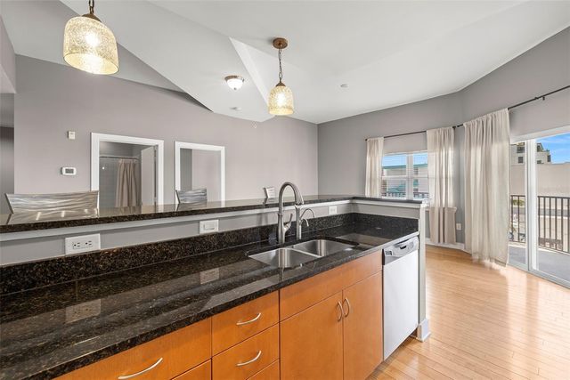 1010 CENTRAL AVENUE 302, St Petersburg, FL 33705