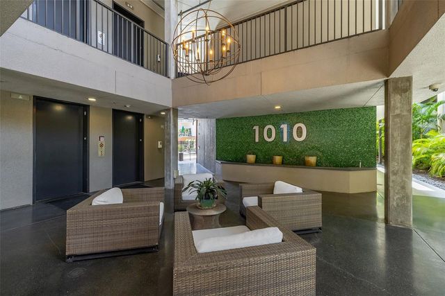 1010 CENTRAL AVENUE 302, St Petersburg, FL 33705