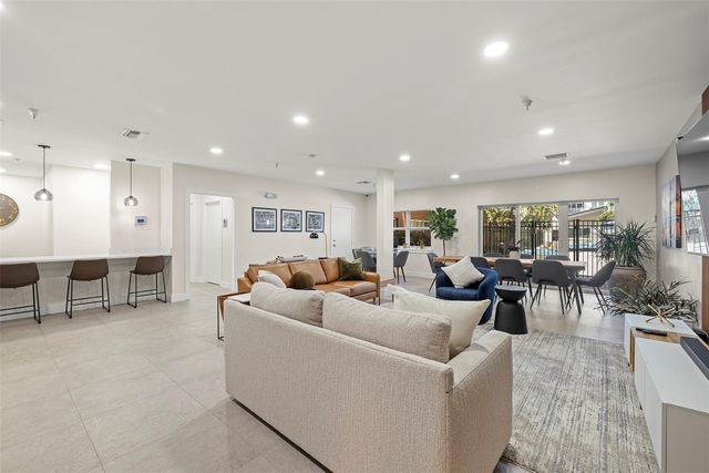 1010 CENTRAL AVENUE 302, St Petersburg, FL 33705