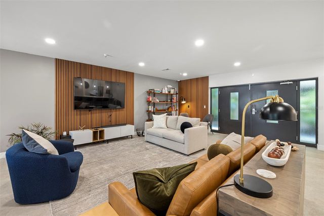 1010 CENTRAL AVENUE 302, St Petersburg, FL 33705