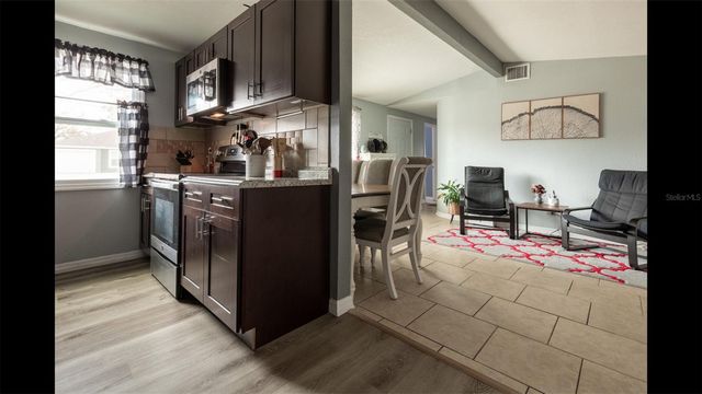 1300 NE 6TH STREET, Mulberry, FL 33860