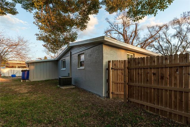 1300 NE 6TH STREET, Mulberry, FL 33860