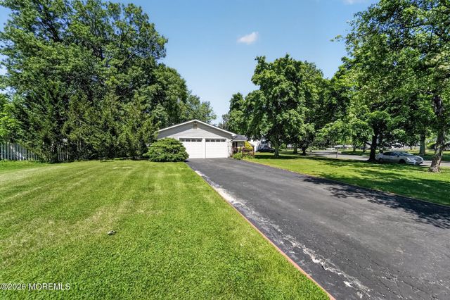 54 Stockton Drive, Marlboro, NJ 07746