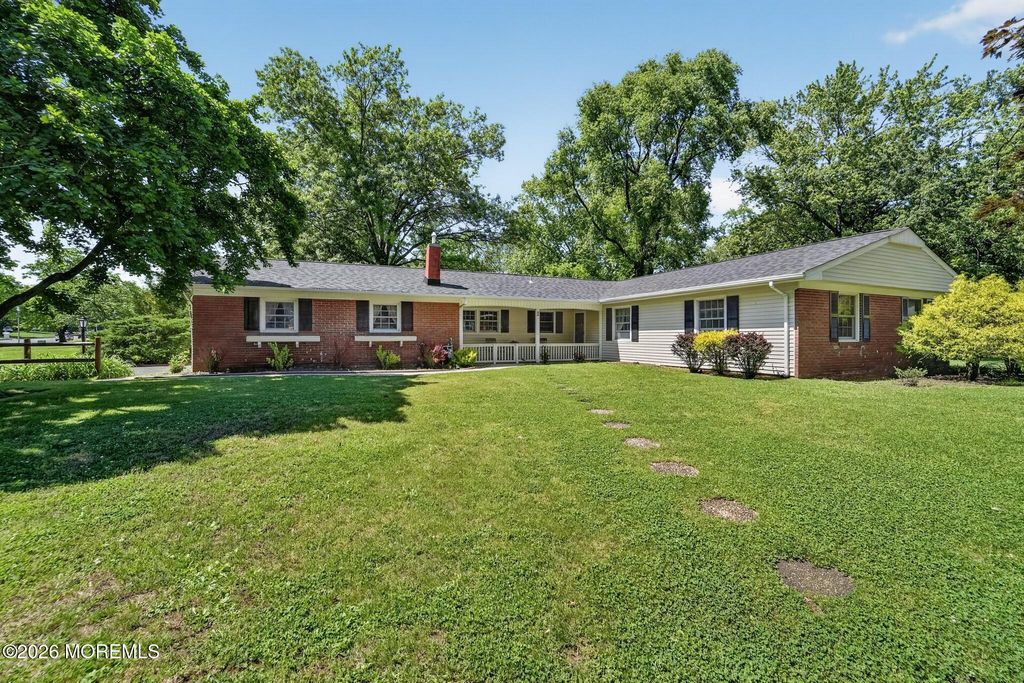 54 Stockton Drive, Marlboro, NJ 07746