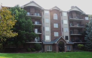 6655 S Cass Avenue 5D, Westmont, IL 60559