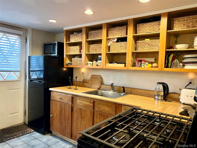 67 Dutchess Terrace, Beacon, NY 12508