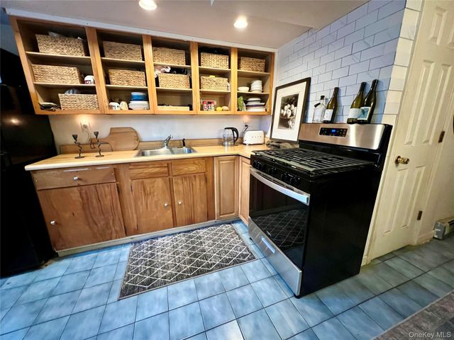 67 Dutchess Terrace, Beacon, NY 12508