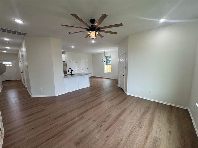 7413 SW 74th Pl, Lawton, OK 73505