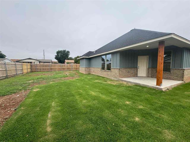 7413 SW 74th Pl, Lawton, OK 73505
