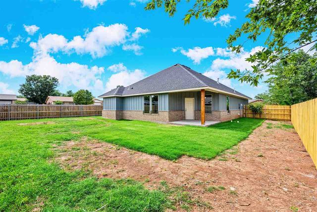 7413 SW 74th Pl, Lawton, OK 73505