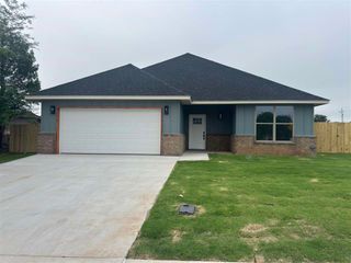 7413 SW 74th Pl, Lawton, OK 73505