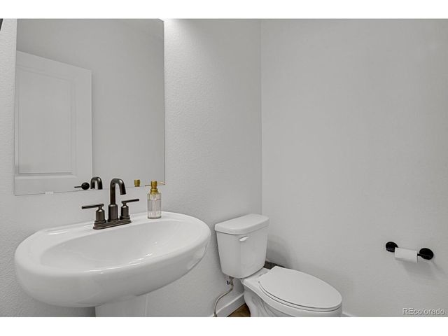 39638 Yorktown Ter, Elizabeth, CO 80107