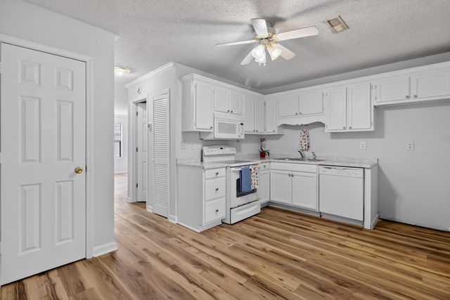 6248 Lucille Drive 15f, North Charleston, SC 29406