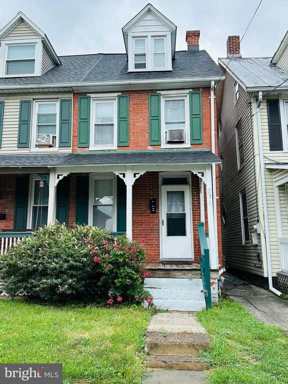 236 E MIDDLE ST, Gettysburg, PA 17325