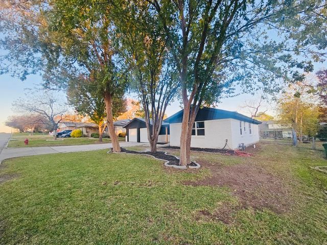 5000 Wyoming Trail, North Richland Hills, TX 76180