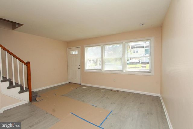 5623 MITCHELL RD, Levittown, PA 19057