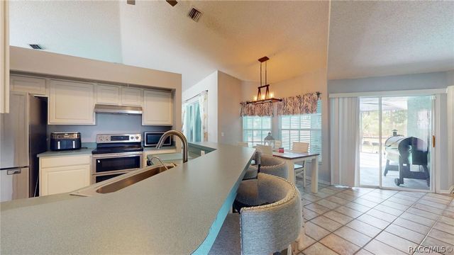 2685 W Apricot Drive, Beverly Hills, FL 34465