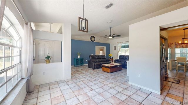 2685 W Apricot Drive, Beverly Hills, FL 34465