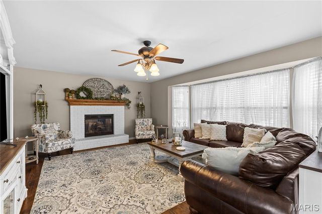 602 Autumn Creek Drive, Wentzville, MO 63385